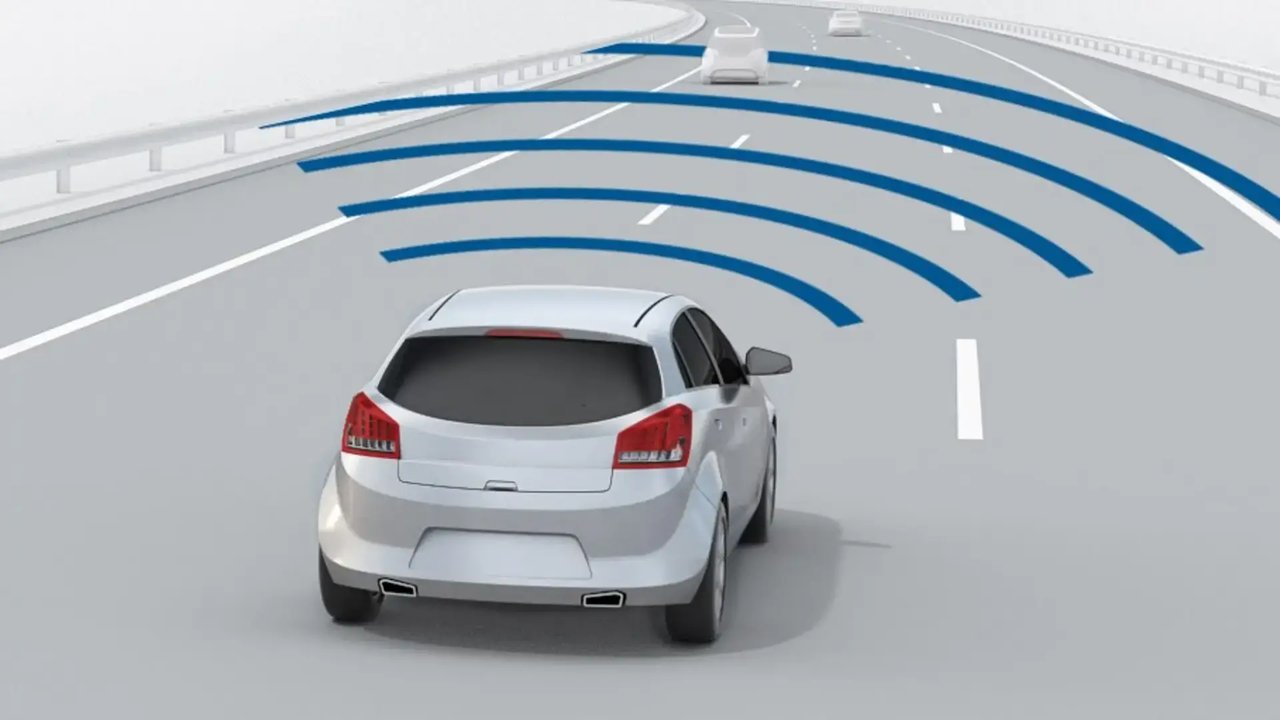 Illustrative reference image: radar sensing around a vehicle in traffic